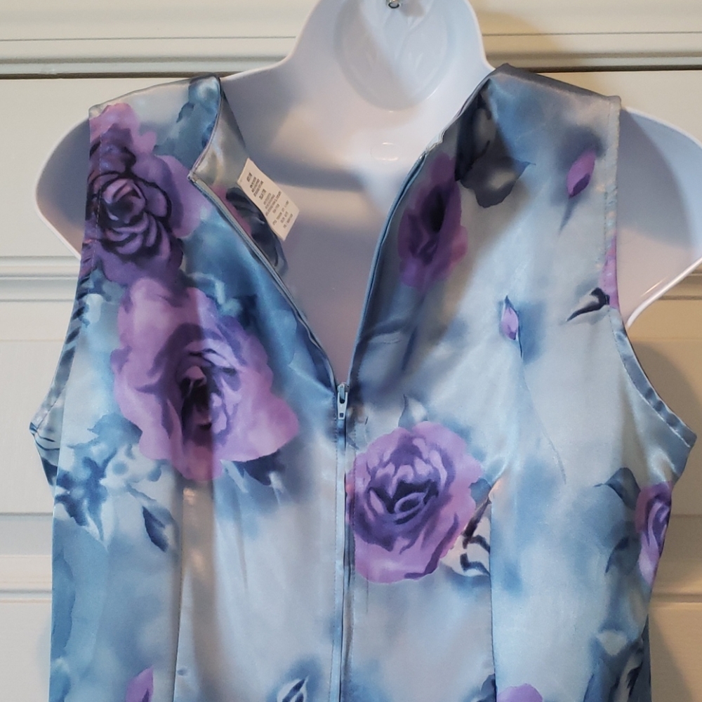 Dress - Picture 14 of 16